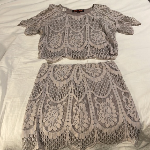 Two piece lace set - Picture 2 of 5